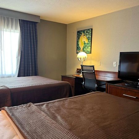 Travelodge By Wyndham Bloomington Exterior photo
